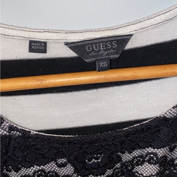 💙 Guess T-shirt - Picture 3 of 4